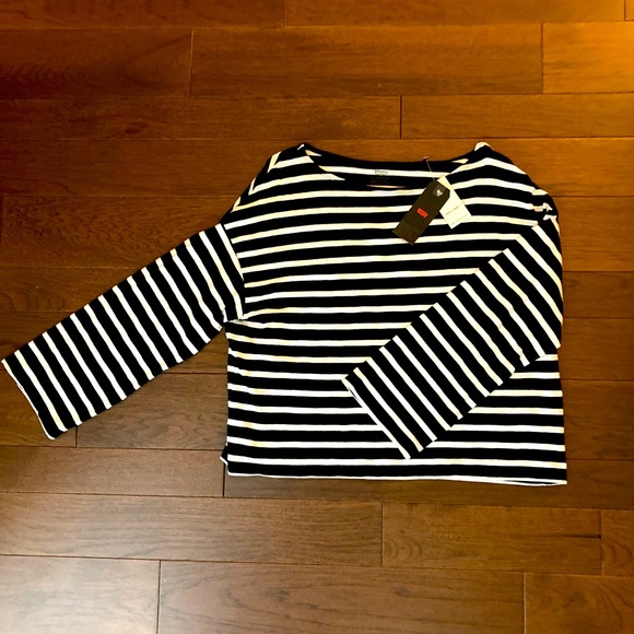 Levi's Tops - 🦋Levi’s Black and White Striped T